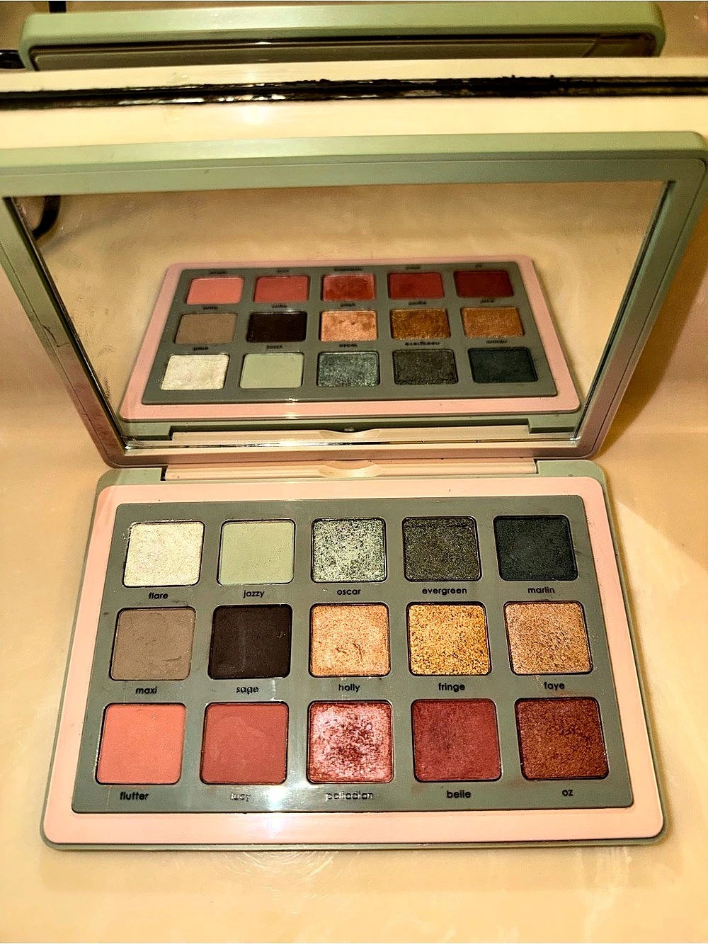 Natasha Denona Custom 15-Pan Eyeshadow Palette – Green, Gold, Peach, Mauve, Rust
